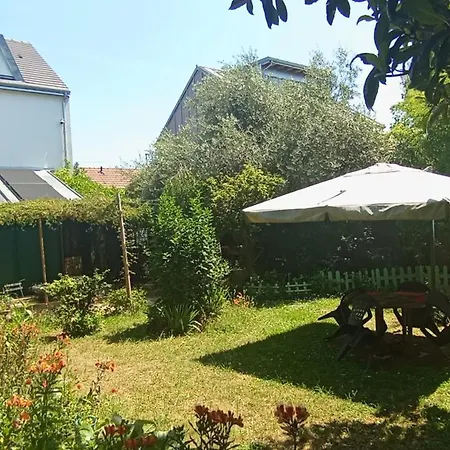 Peaceful Escale A Few Stations From Paris Heart Bed & Breakfast
